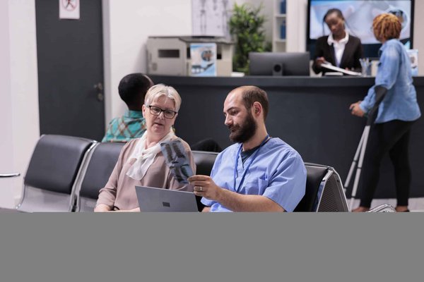 Comment interpréter les œuvres d'art abstraites pour les débutants qui cherchent à comprendre l'art moderne ?