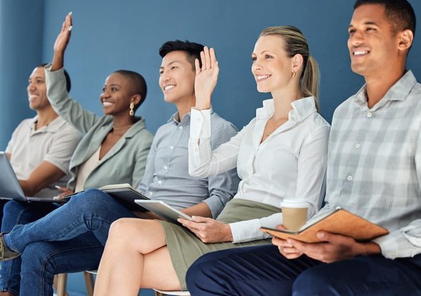 Comment les collectivités locales peuvent-elles encourager les habitants à participer à des programmes de compostage communautaire ?